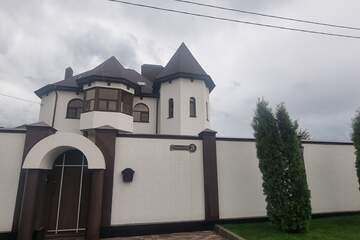 Дом, 427 м², 3 эт.