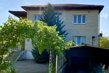 Дом, 311 м², 3 эт.