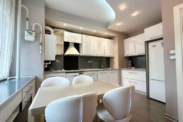2-к квартира, 78 м², 2/19 эт.