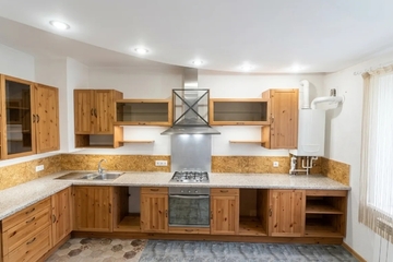 3-к квартира, 111 м², 3/10 эт.