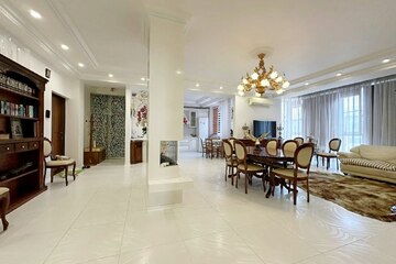 3-к квартира, 130 м², 3/14 эт.